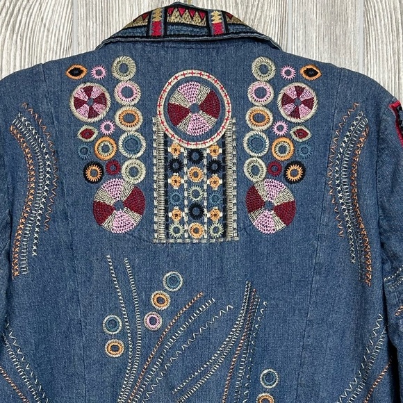 Coldwater Creek Colorful Artsy Boho Embroidered Jean Jacket Size Medium - Picture 8 of 12